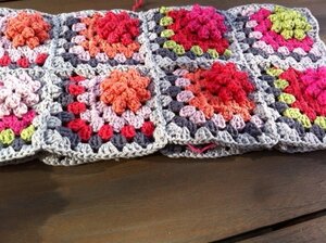 Patroon granny square plaid